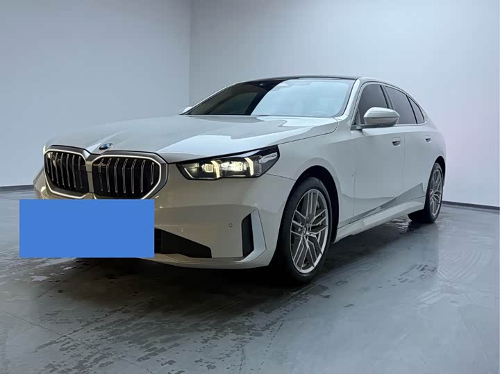 Фото 1 - BMW 5 Series