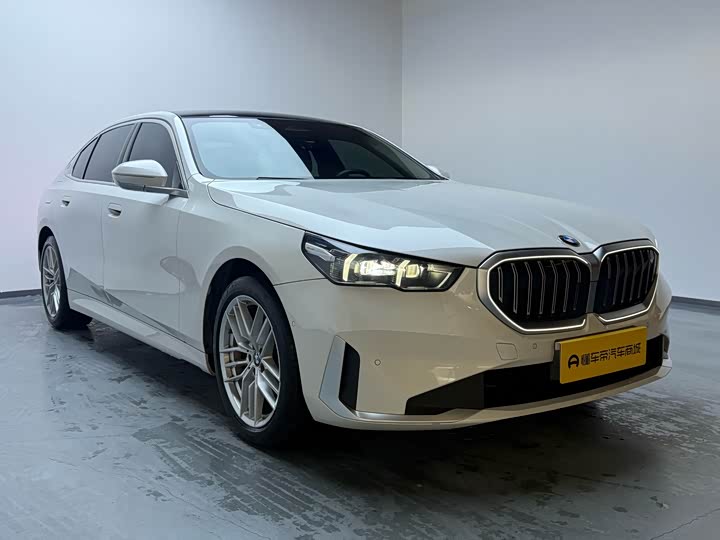 Фото 2 - BMW 5 Series
