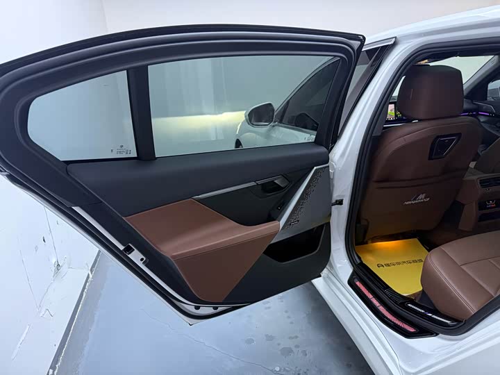 Фото 7 - BMW 5 Series