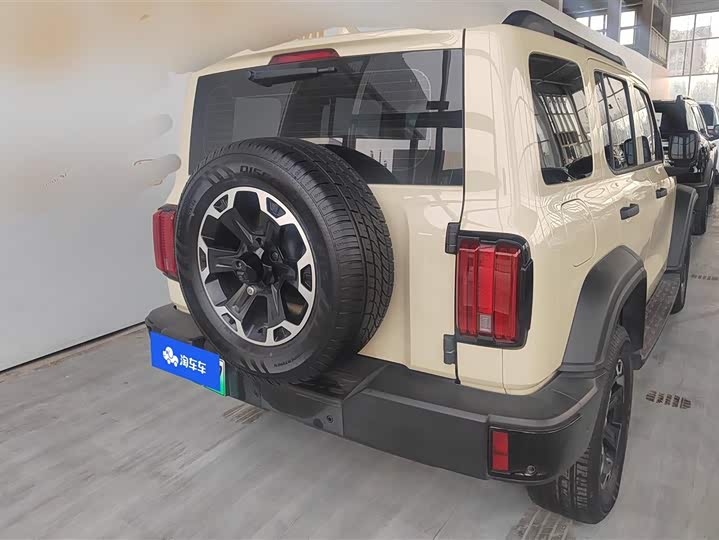 Фото 3 - Tank 300 Hybrid