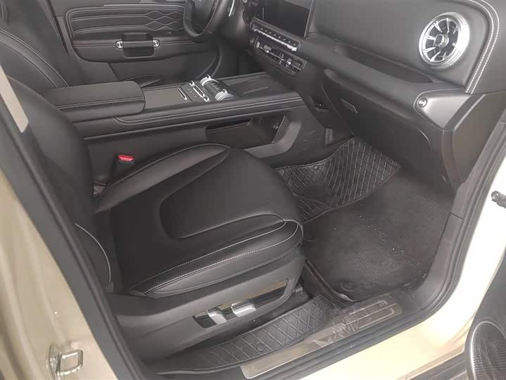 Фото 8 - Tank 300 Hybrid