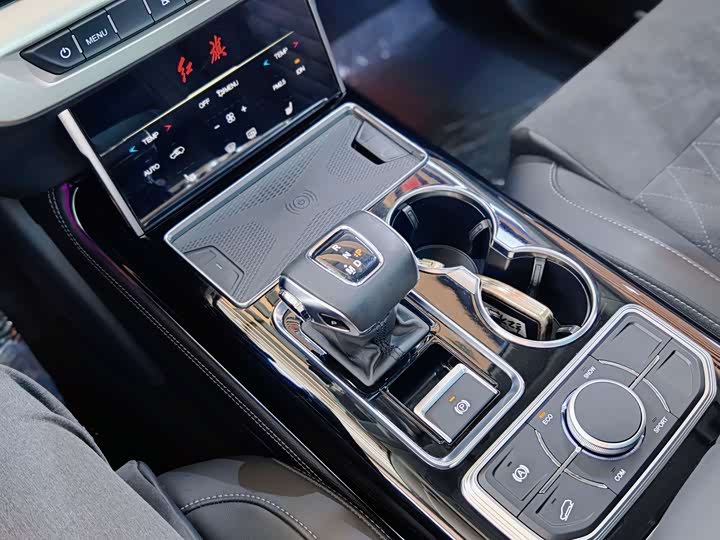 Фото 9 - Hongqi HS7