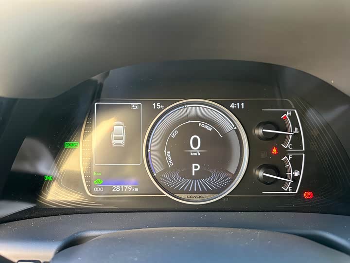 Фото 7 - Lexus ES