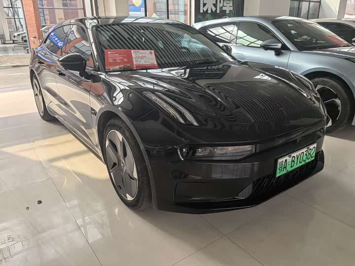 Фото 1 - Zeekr 001