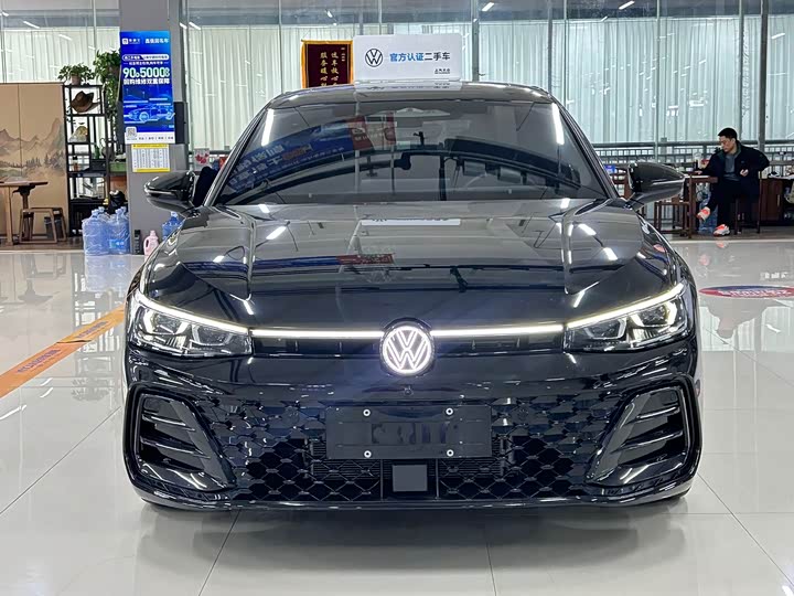 Фото 2 - Volkswagen Passat