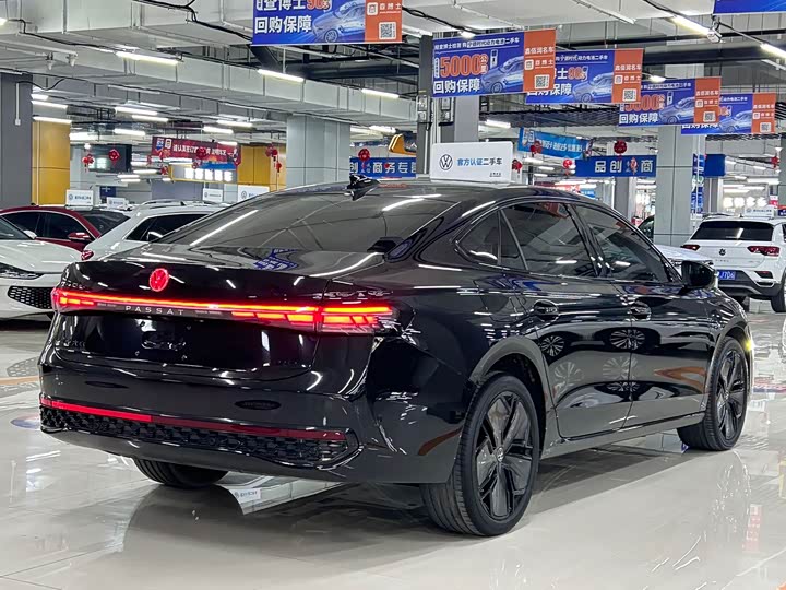 Фото 4 - Volkswagen Passat