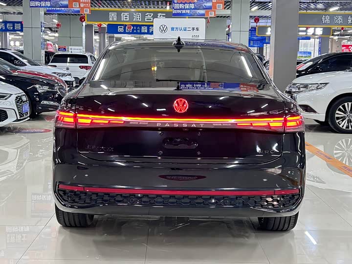 Фото 5 - Volkswagen Passat