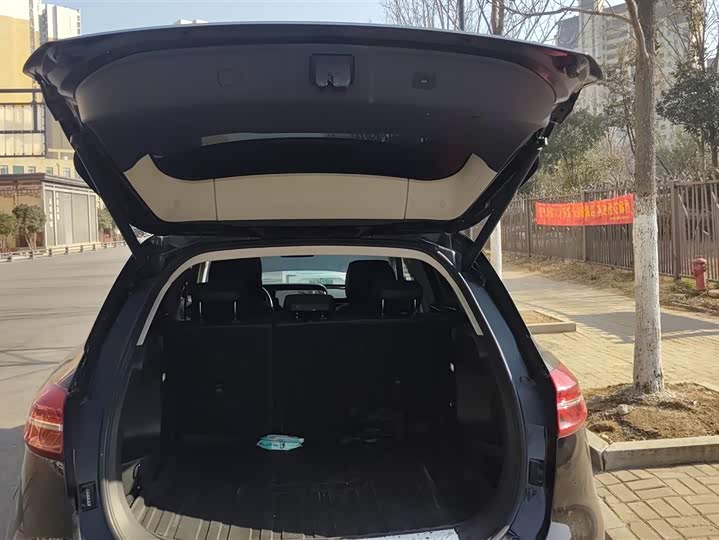 Фото 4 - Hongqi HS5