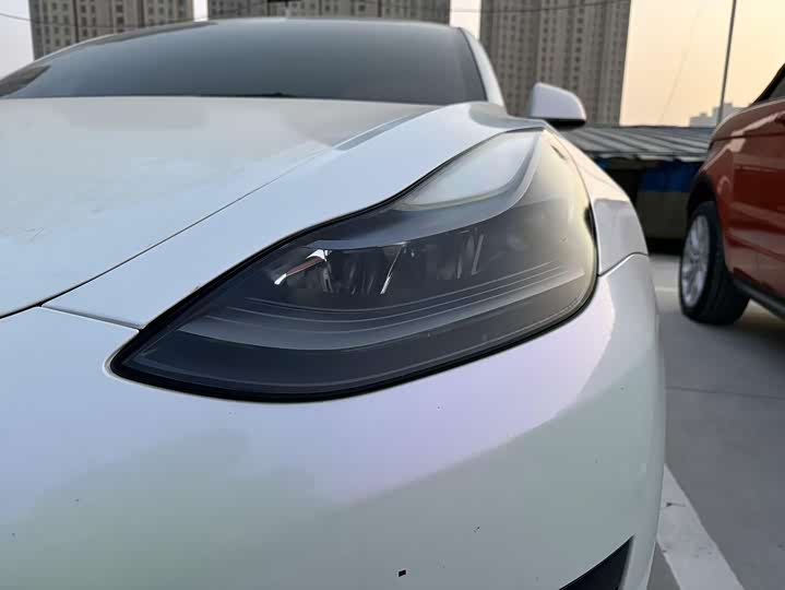 Фото 8 - Tesla Model 3