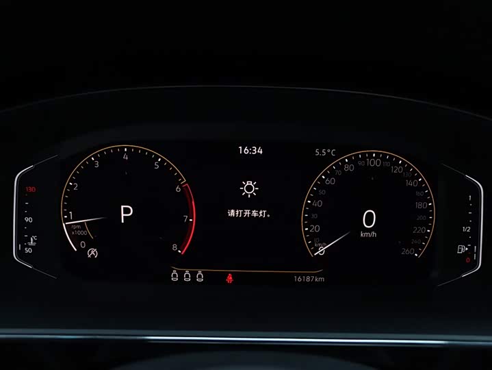 Фото 8 - Volkswagen Passat