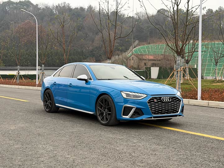 Фото 3 - Audi S4