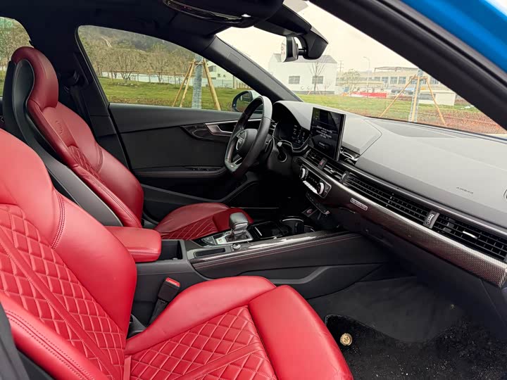 Фото 9 - Audi S4