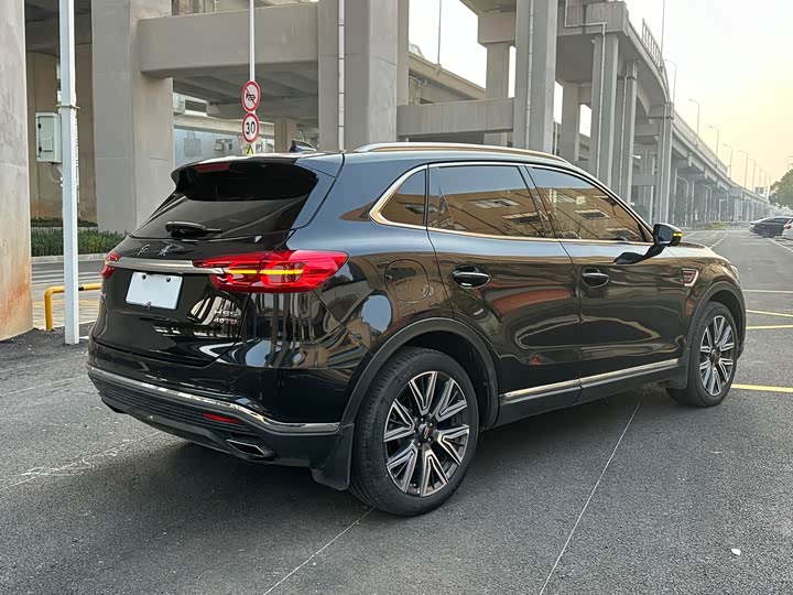 Фото 7 - Hongqi HS5