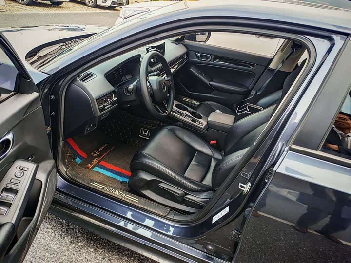 Фото 4 - Honda Civic