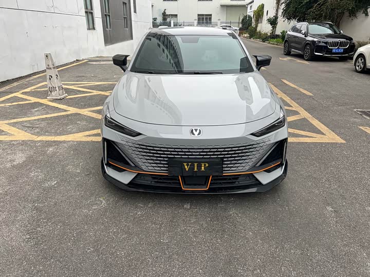 Фото 2 - Changan UNI-V