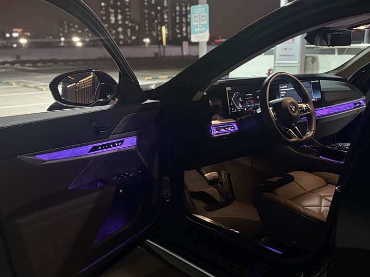 Фото 4 - BMW 7 Series