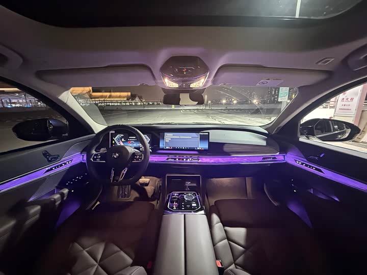 Фото 8 - BMW 7 Series