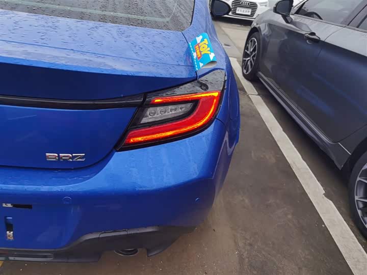 Фото 8 - Subaru BRZ