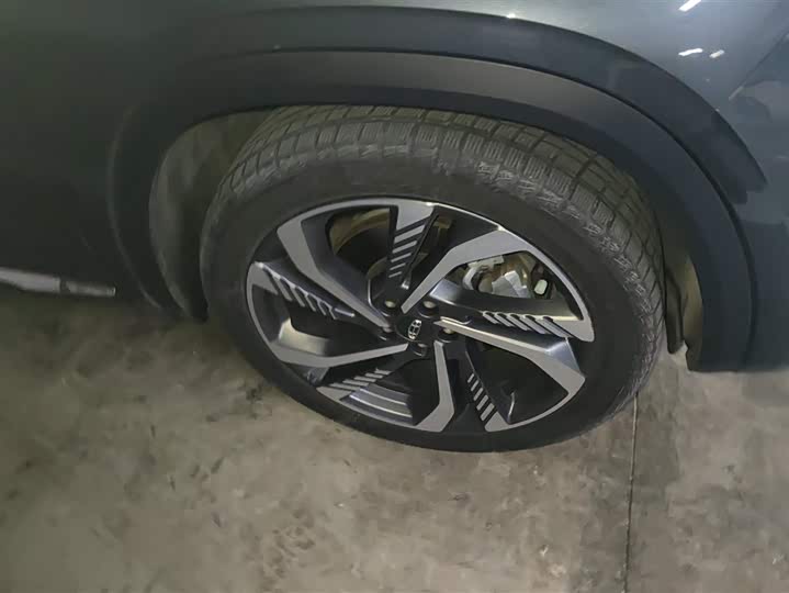 Фото 6 - Geely Monjaro