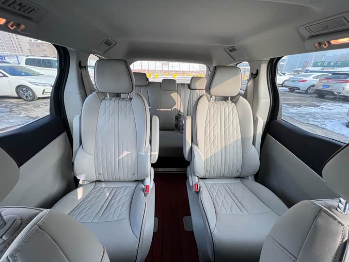 Фото 4 - Buick GL8 ES