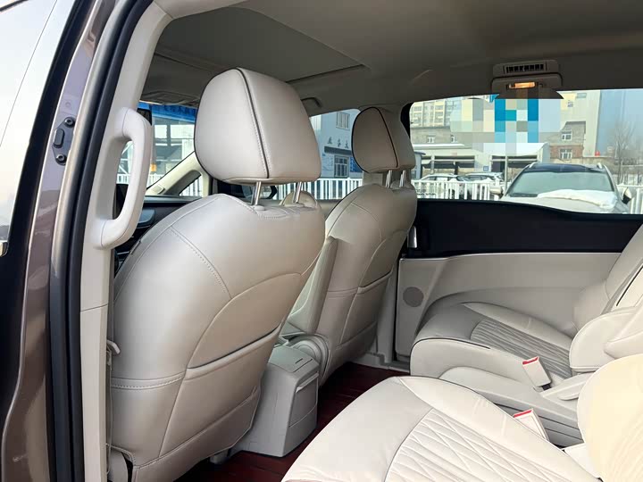 Фото 5 - Buick GL8 ES