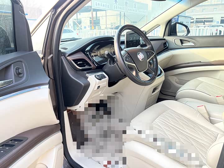 Фото 9 - Buick GL8 ES