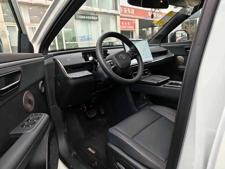 Фото 6 - Toyota bZ3X