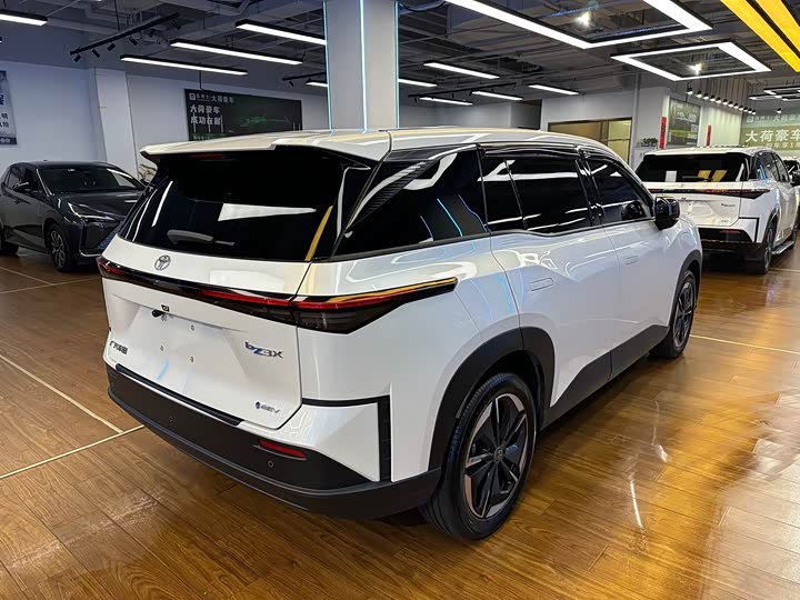 Фото 9 - Toyota bZ3X