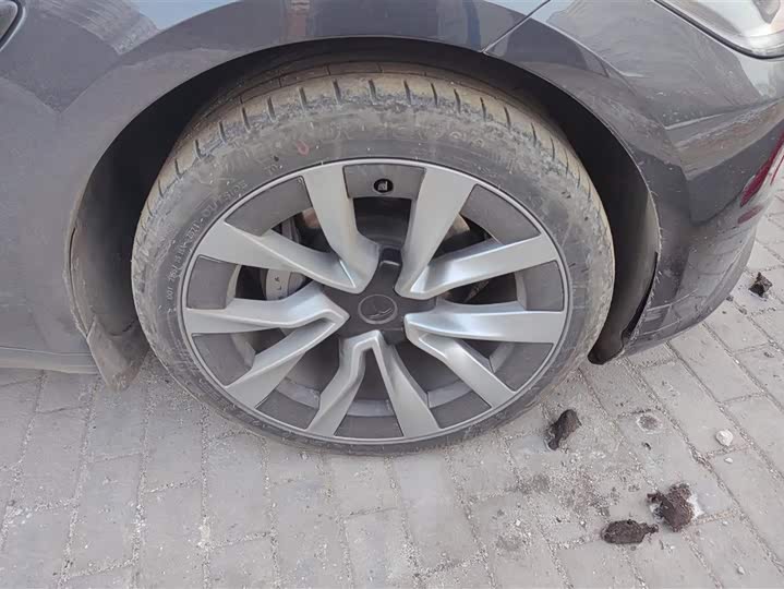 Фото 6 - Tesla Model 3