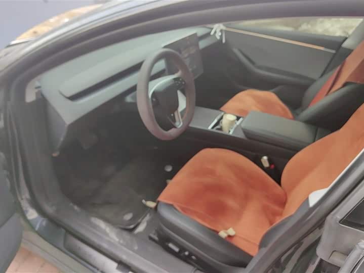 Фото 9 - Tesla Model 3