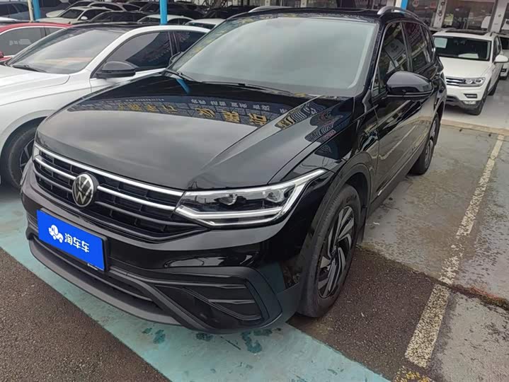 Фото 1 - Volkswagen Tiguan L Pro