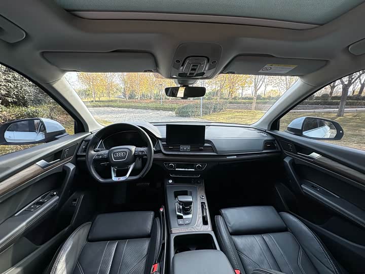 Фото 5 - Audi Q5L