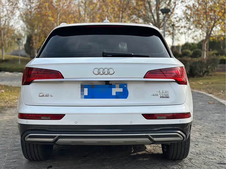 Фото 8 - Audi Q5L