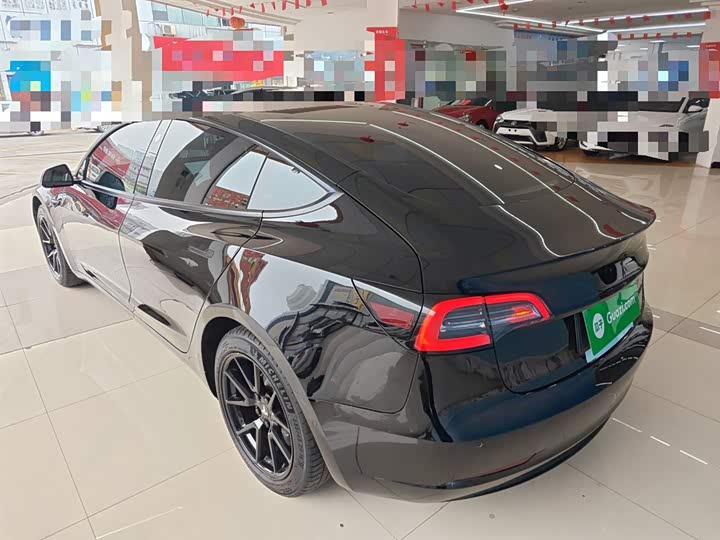 Фото 5 - Tesla Model 3