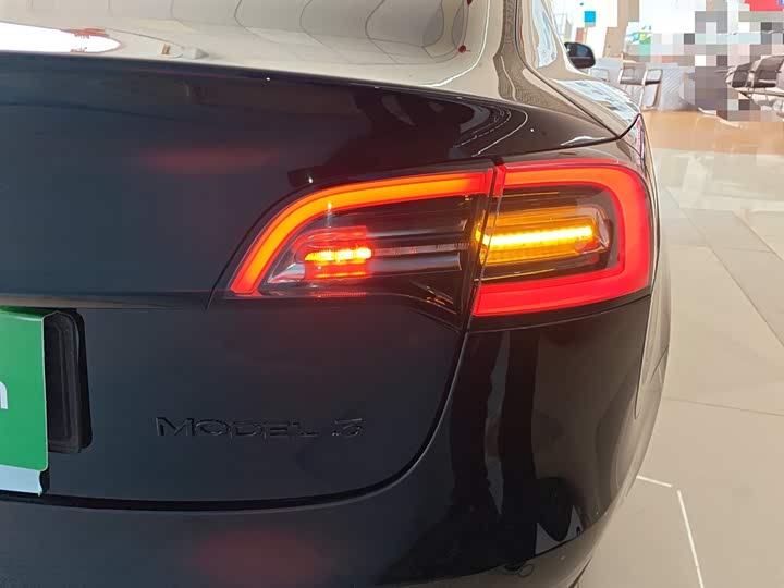 Фото 8 - Tesla Model 3