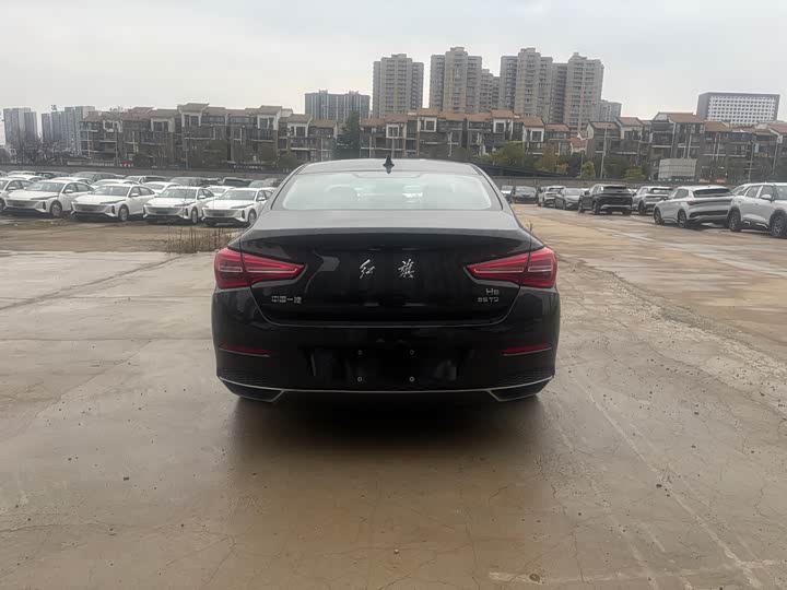 Фото 9 - Hongqi H5