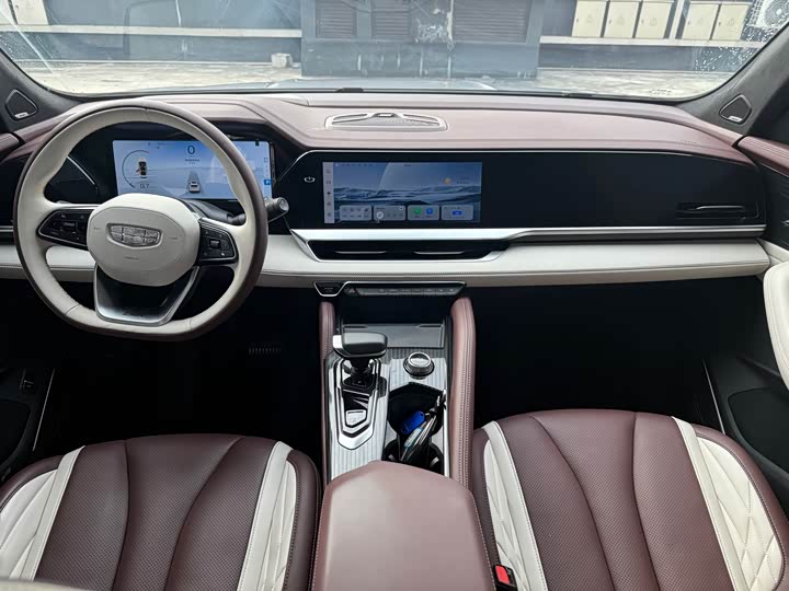 Фото 6 - Geely Monjaro