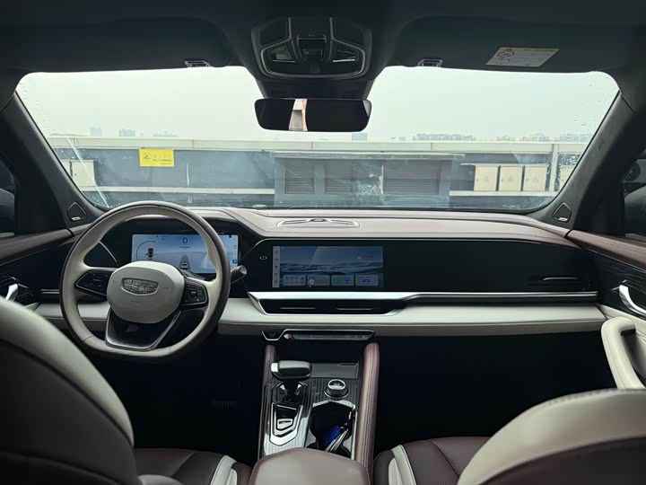 Фото 9 - Geely Monjaro