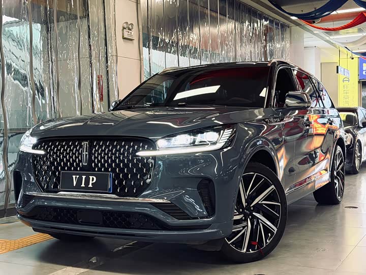 Фото 1 - Lincoln Aviator