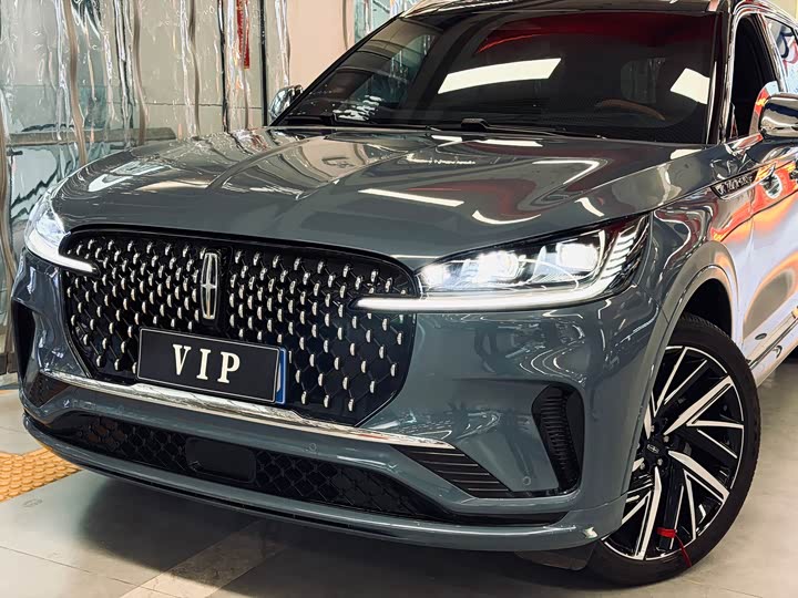 Фото 3 - Lincoln Aviator