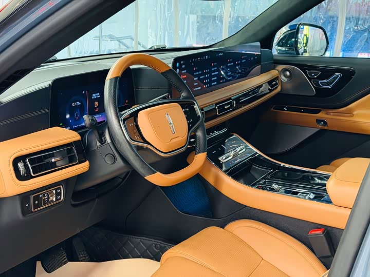 Фото 7 - Lincoln Aviator