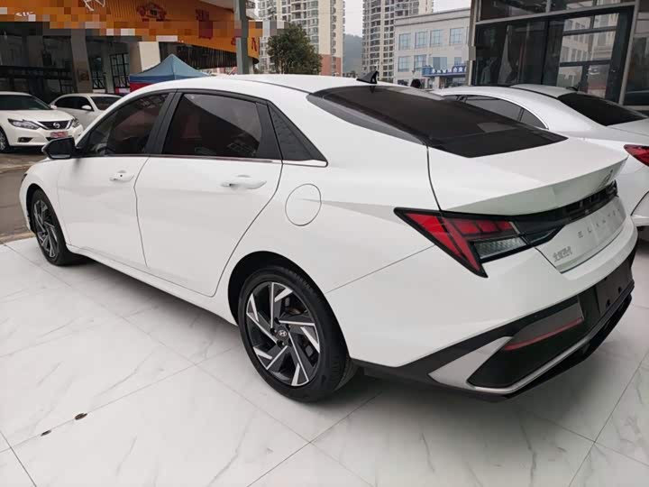 Фото 5 - Hyundai Elantra N line