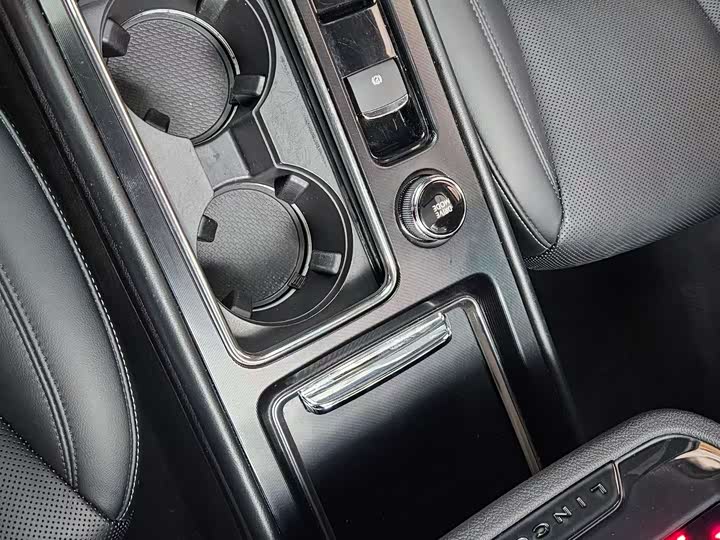 Фото 4 - Lincoln Corsair