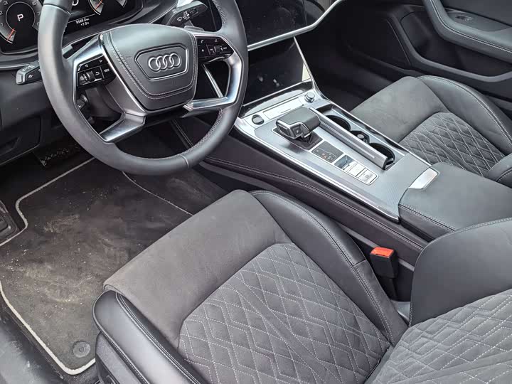 Фото 5 - Audi A7L