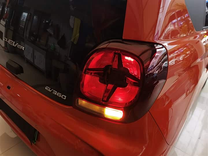 Фото 8 - Roewe Clever