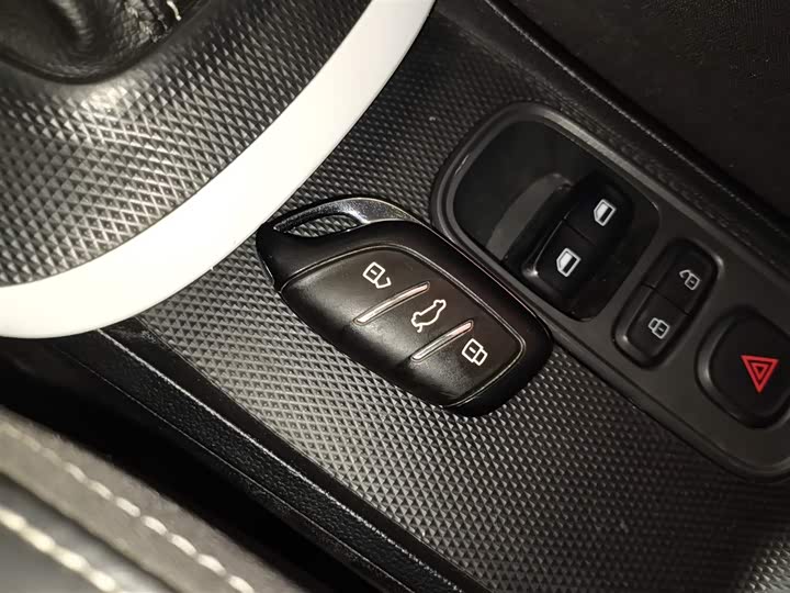 Фото 9 - Roewe Clever