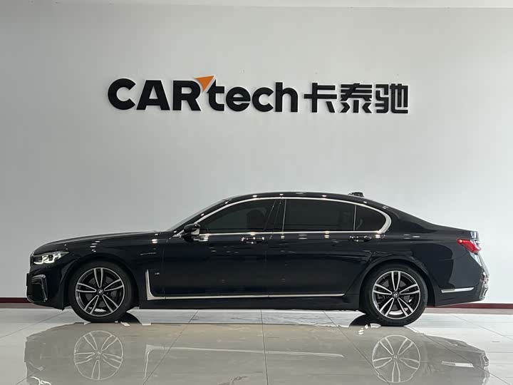 Фото 5 - BMW 7 Series