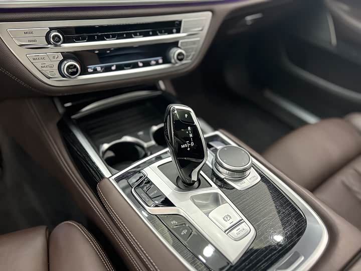 Фото 7 - BMW 7 Series