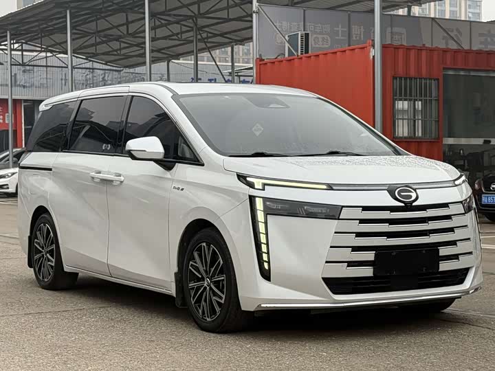 Фото 3 - GAC Trumpchi E8