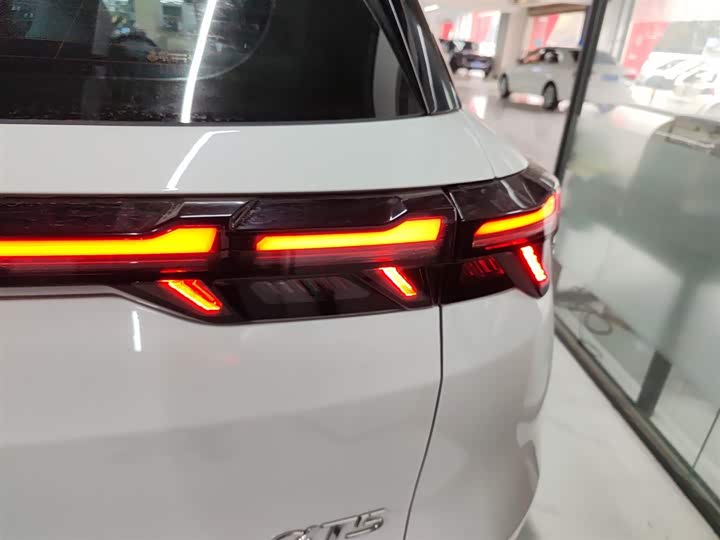 Фото 8 - BAIC Arcfox Alpha T5